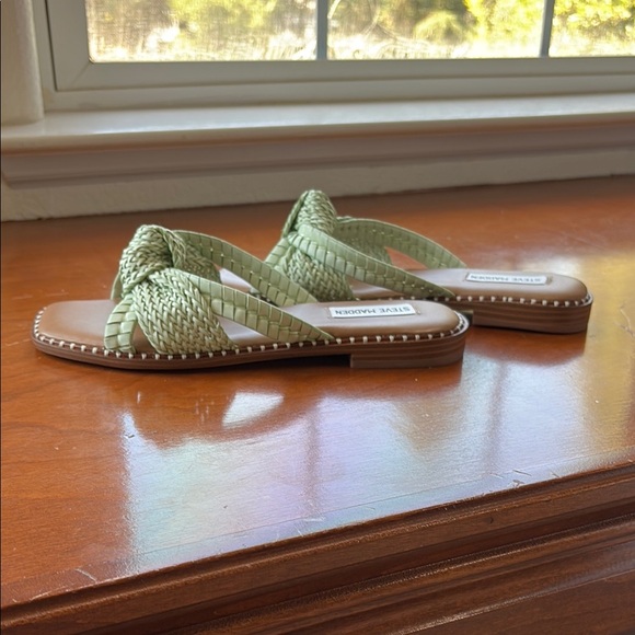 Steve Madden Green Sandals NWOT - Picture 6 of 6